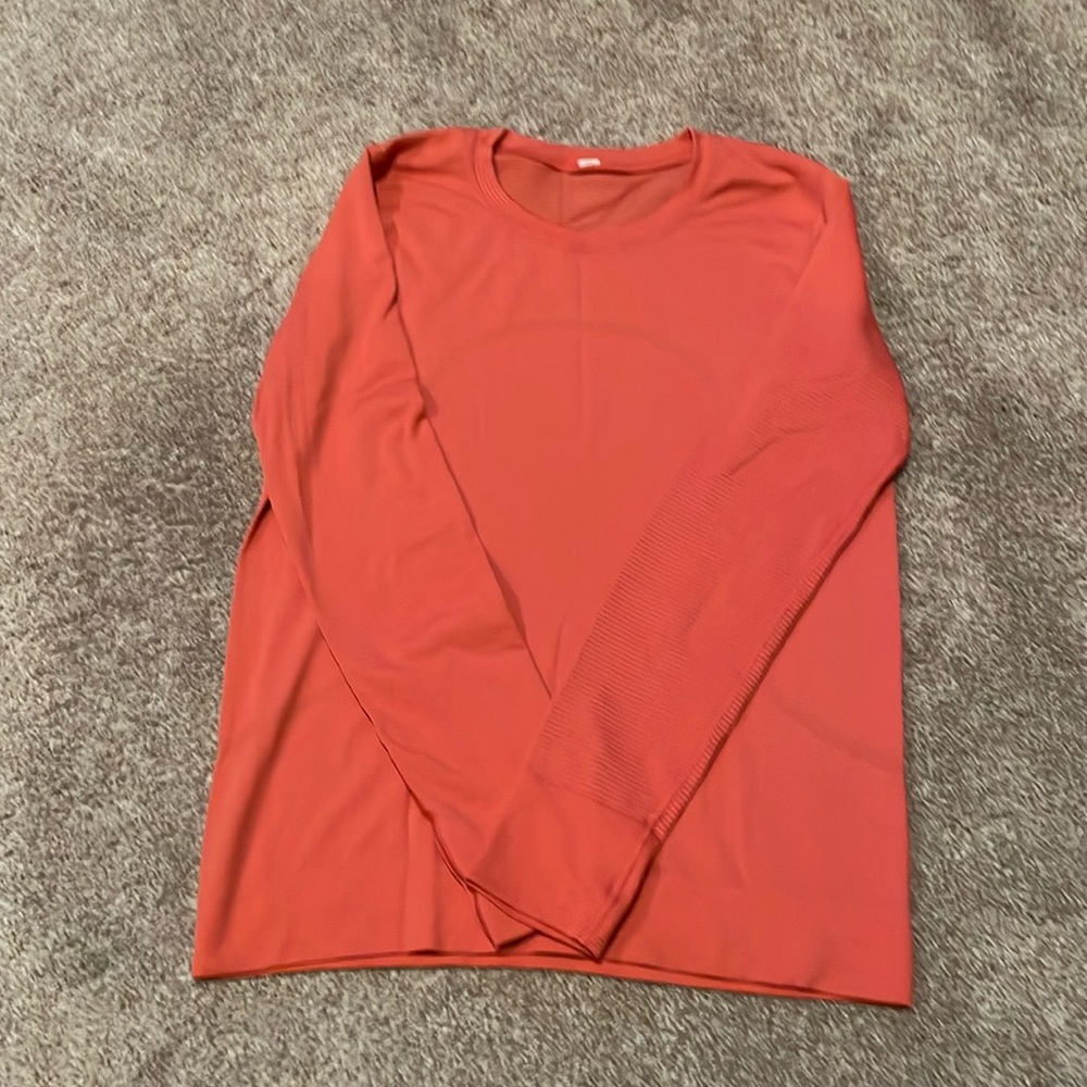 Lululemon swiftly top